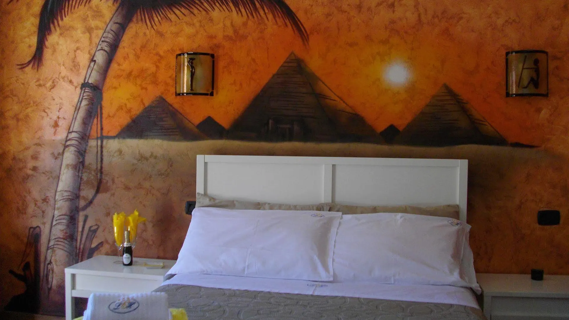 Hotel La Corte Νάπολη 3*,  Ιταλία